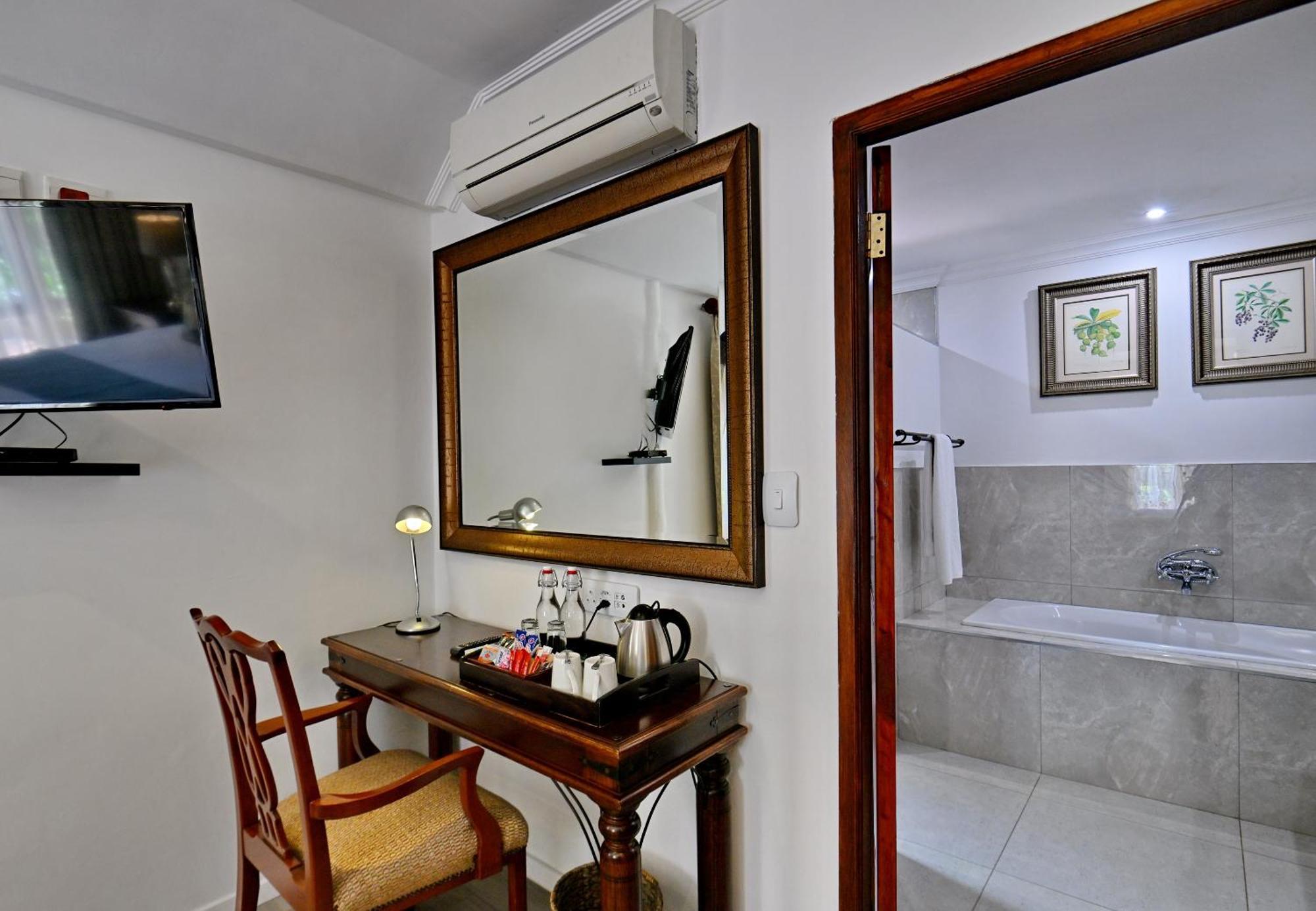 Hotel Black Eagle & 4*